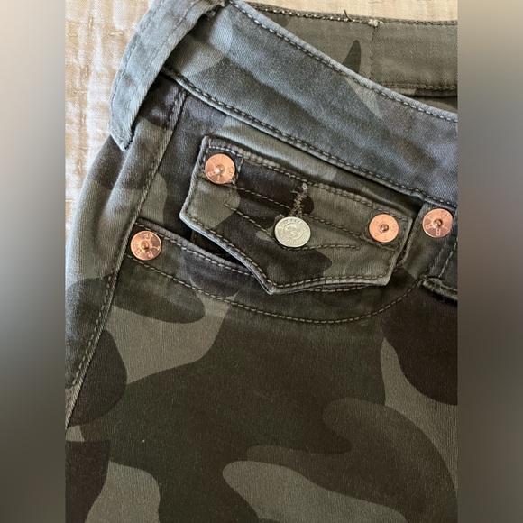 True religion size 28 US camouflaged skinny cargo pants - Picture 4 of 7
